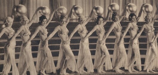 У адным з Варшаўскіх кабарэ У адным з Варшаўскіх кабарэ