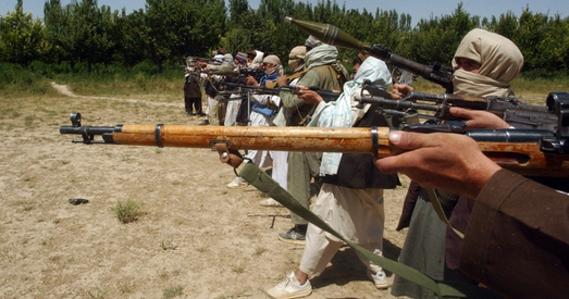 Талібы забілі брата былога віцэ-прэзыдэнта Афганістана, які абвясціў сябе кіраўніком краіны