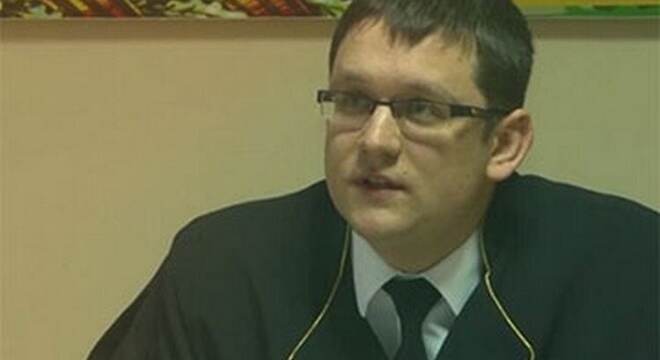 «Маці не затрымлівалі. Забралі для тлумачэнняў, пасля адпусцілі». Пінскі экс-суддзя распавёў пра ператрус «Маці не затрымлівалі. Забралі для тлумачэнняў, пасля адпусцілі». Пінскі экс-суддзя распавёў пра ператрус