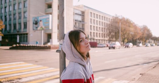 Спявачка K3TYVANA уцякла ад рэпрэсій, а яе бацька застаўся працаваць на сістэму