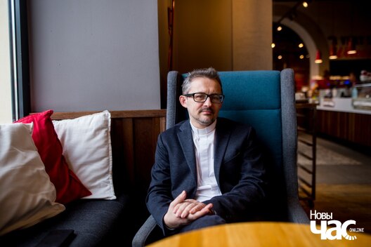 Ксёндз Вячаслаў Барок у Варшаве. Фота Паўла Хадзінскага Ксёндз Вячаслаў Барок у Варшаве. Фота Паўла Хадзінскага