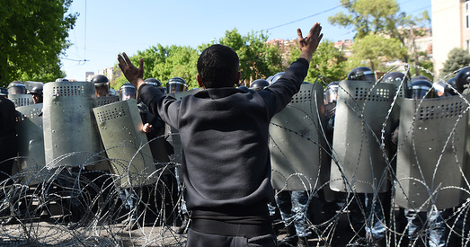 У Арменіі лідар мітынгоўцаў заявіў, што пачынае «аксамітную рэвалюцыю»