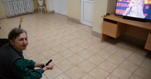 «Бабуля плакала і прасілася дахаты», «няма ніякай надзеі». Як беларусы пакутуюць у «сацыяльных пансі