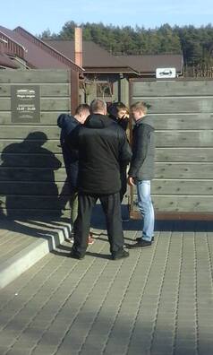 "Іхтамнеты" ля рэстарацыі, фота з фейсбука Ганны Шапуцька "Іхтамнеты" ля рэстарацыі, фота з фейсбука Ганны Шапуцька