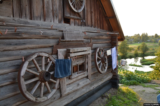 Від з падворка на раку Бобр Від з падворка на раку Бобр