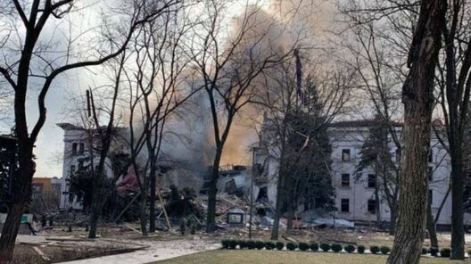 Драмтэатр Марыупаля, фота з сайта Укрінфарма Драмтэатр Марыупаля, фота з сайта Укрінфарма