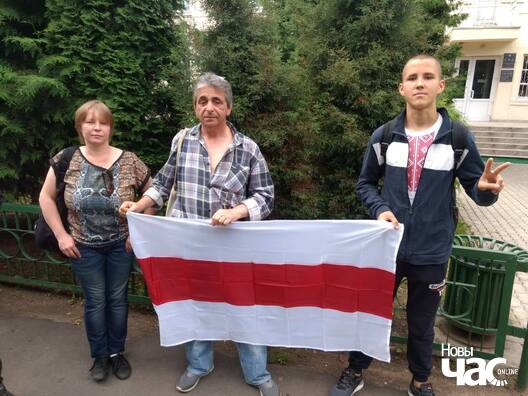 Паплечнікі прыйшлі падтрымаць Леаніда кулакова ў судзе. Фота Арцёма Лявы Паплечнікі прыйшлі падтрымаць Леаніда кулакова ў судзе. Фота Арцёма Лявы