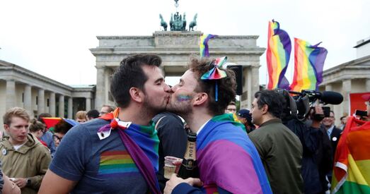 У Нямеччыне ўступіў у сілу закон аб аднаполых шлюбах