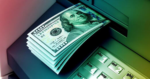 За паўгода беларусы забралі з банкаў амаль паўтары мільярды долараў