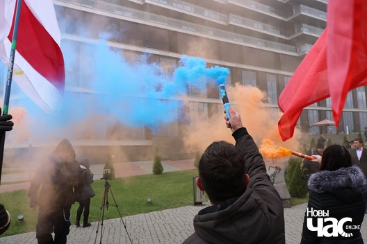 2/6 71730212_399772114045783_7777359296794198016_n_logo.jpg