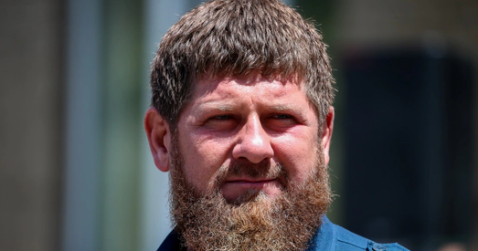 Дзяржканал узнагародзіў Кадырава прэміяй за відэа з папугаем