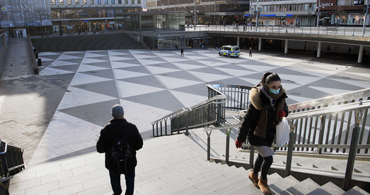 Дарадца ўрада Швецыі назваў дзве галоўныя меры па барацьбе з вірусам