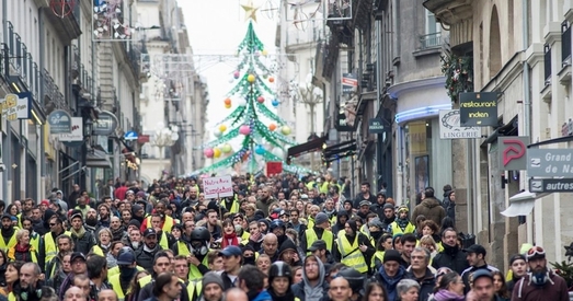 Францыя. «Жоўтыя камізэлькі» сарвалі Каляды