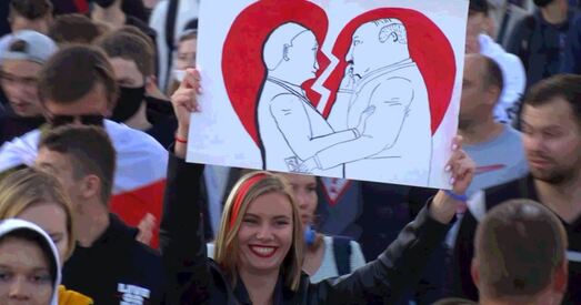 Палітолаг Дзмітрый Балкунец: «Ён цяпер падлізваецца да Крамля, але сітуацыя крытычная»