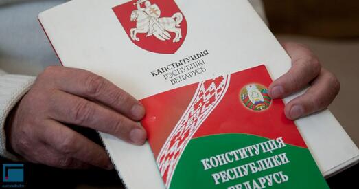 Ці магчыма вярнуць Канстытуцыю 1994 года? Разбіраемся з экспертамі