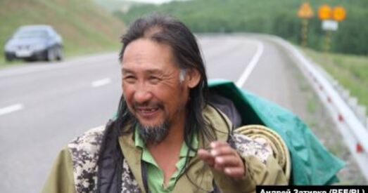 Мастак зрабіў «ікону» з шаманам, які ішоў выганяць Пуціна