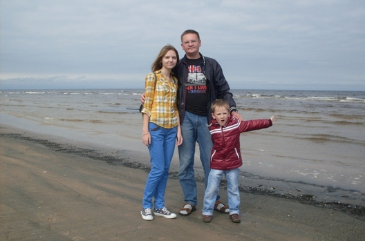 З дачкой Алесяй і сынам Багданам. 2009 г. З дачкой Алесяй і сынам Багданам. 2009 г.
