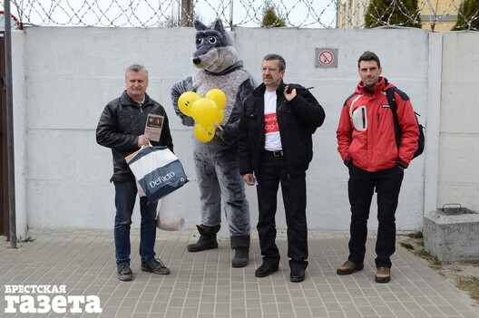 9_fleshmob_volk_rovd_povestka_zavod_akb_12042019_shatilo_bg.jpg 9_fleshmob_volk_rovd_povestka_zavod_akb_12042019_shatilo_bg.jpg