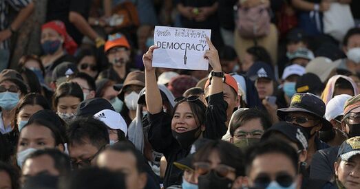 У Тайландзе дзясяткі тысяч чалавек выйшлі на антыўрадавую акцыю