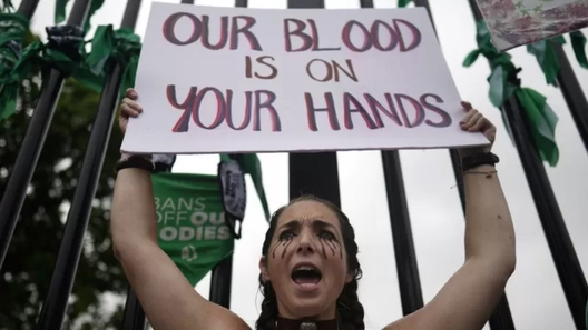 _125848243_bloodonhands.jpg.webp _125848243_bloodonhands.jpg.webp