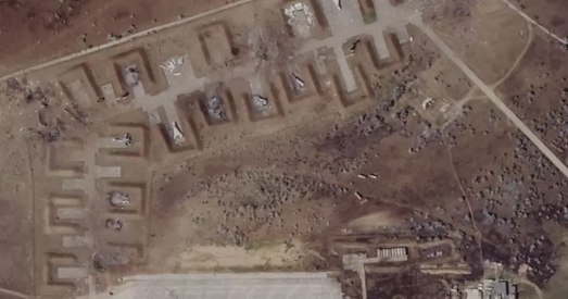 На аэрадроме ў Крыме 8-9 моцна пашкоджаных самалётаў.