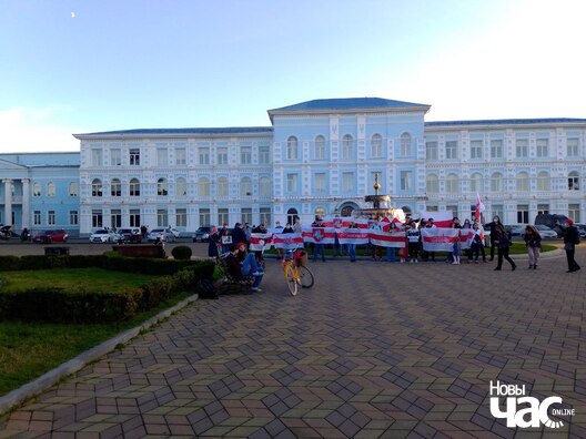 11/11 _5305764278789322168_121_logo.jpg