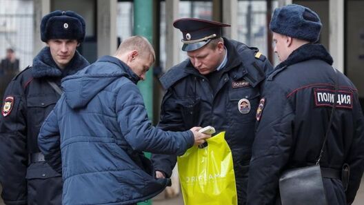 Паліцыя ў Санкт-Пецярбургу, Маскве і шэрагу іншых гарадоў працягвае працаваць ва ўзмоцненым рэжыме. Фота: REUTERS Паліцыя ў Санкт-Пецярбургу, Маскве і шэрагу іншых гарадоў працягвае працаваць ва ўзмоцненым рэжыме. Фота: REUTERS