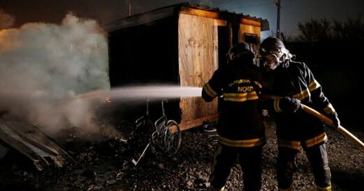 На поўначы Францыі згарэў лагер мігрантаў