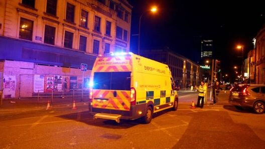Паліцыя заклікае не набліжацца да залы Manchester Arena. Фота GETTY IMAGES Паліцыя заклікае не набліжацца да залы Manchester Arena. Фота GETTY IMAGES