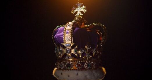 Брытанцы хавалі ад нацыстаў камяні з каралеўскай кароны ў скрынцы печыва