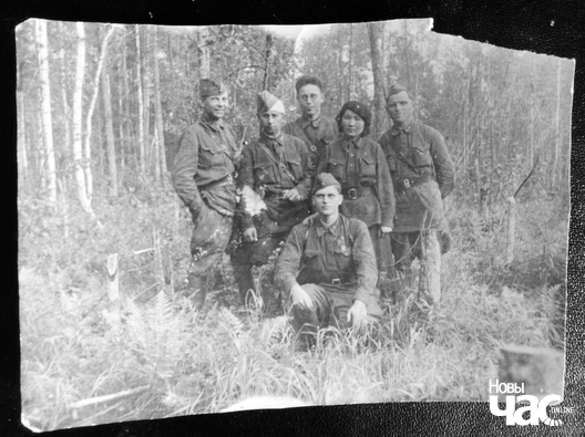 ''Сястры - на памяць аб маім перабыванні не фронце Айчыннай вайны'', 1942 год ''Сястры - на памяць аб маім перабыванні не фронце Айчыннай вайны'', 1942 год