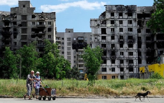 Разбураныя дамы ў Марыупалі Фота: GettyImages Разбураныя дамы ў Марыупалі Фота: GettyImages
