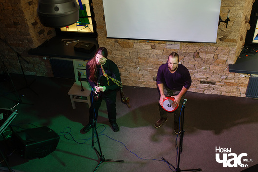 24/30 _mg_8310_logo.jpg