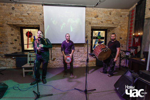 21/30 _mg_8316_logo.jpg