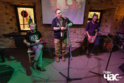 4/30 _mg_8450_logo.jpg