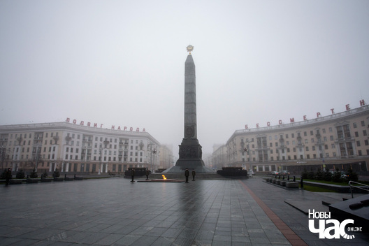 Абеліск на Плошчы Перамогі ў Мінску. Фота Дзмітрыя Дзмітрыева Абеліск на Плошчы Перамогі ў Мінску. Фота Дзмітрыя Дзмітрыева