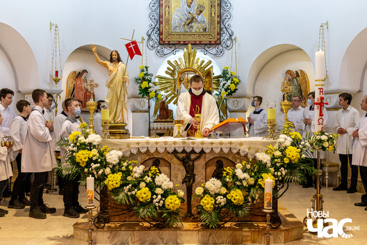 _vjalikdzen_2022_minsk_czyrvony_kascjol_belarus_fota_dzmitryeu_dzmitryj_novy_czas___18__logo.jpg _vjalikdzen_2022_minsk_czyrvony_kascjol_belarus_fota_dzmitryeu_dzmitryj_novy_czas___18__logo.jpg