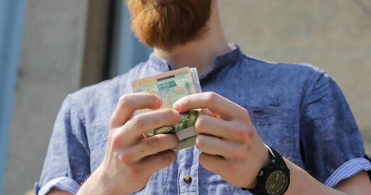 З 1 студзеня абмяняць старыя беларускія рублі на новыя можна будзе толькі ў Нацбанку