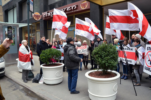 2/9 akcyja_nju_jork__3__logo.jpg