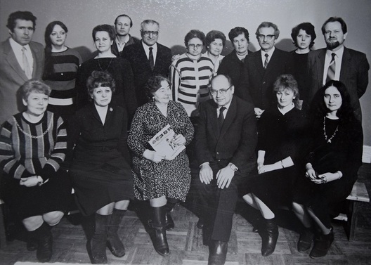 Алег Лойка з выкладчыкамі філалагічнага факультэтата Белдзяржуніверсітэта) Алег Лойка з выкладчыкамі філалагічнага факультэтата Белдзяржуніверсітэта)