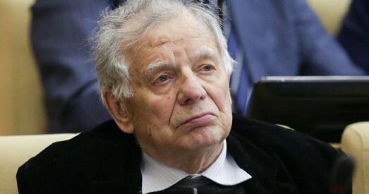 Памёр Жарэс Алфёраў