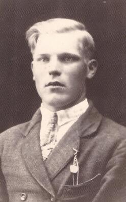 Аляксандр Акулевіч — родны брат Рыгора Акулевіча. Загінуў на фронце ў 1941 годзе Аляксандр Акулевіч — родны брат Рыгора Акулевіча. Загінуў на фронце ў 1941 годзе