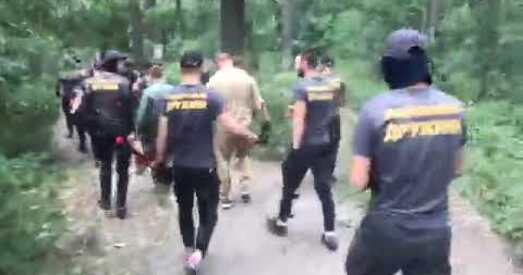 У Кіеве «Нацыянальныя дружыны» разграмілі цыганскі табар