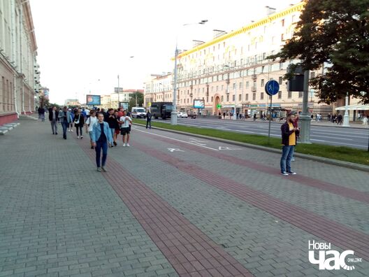 Аўтазакі лёгка перасоўваюцца па перакрытым Мінску Аўтазакі лёгка перасоўваюцца па перакрытым Мінску