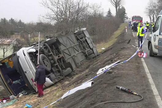 4/4 autobus_0204_1.jpg