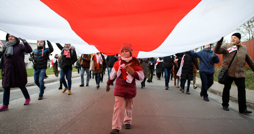 25 гадоў таму прайшоў рэферэндум: дзяржаўная сімволіка была зменена, а руская мова набыла статус дзяржаўнай