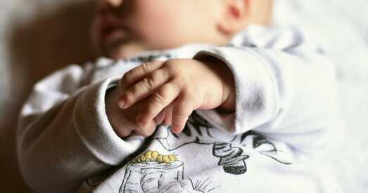 На кожнага нованароджанага ў Літве прапануюць выплачваць па 10 000 еўра