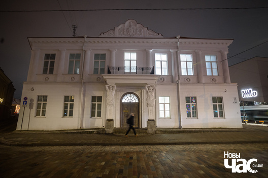 "Дом з балванамі", дзе месціўся акруговы суд, у якім працаваў Багушэвіч "Дом з балванамі", дзе месціўся акруговы суд, у якім працаваў Багушэвіч