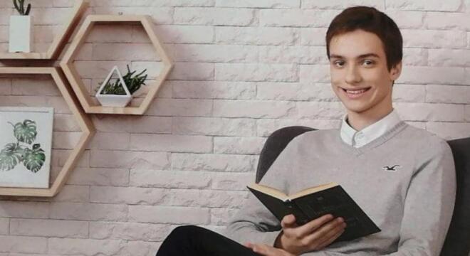 Кашляе, рашае задачы, чытае Біблію. Як жыве былы студэнт БДУ Арцём Баярскі перад судом Кашляе, рашае задачы, чытае Біблію. Як жыве былы студэнт БДУ Арцём Баярскі перад судом