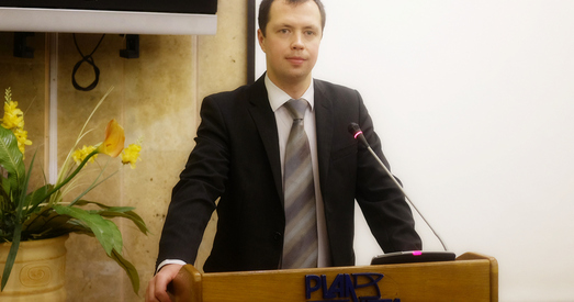 Барыс Гарэцкі: Улада змагаецца з уласным адлюстраваннем, разбіваючы люстэрка